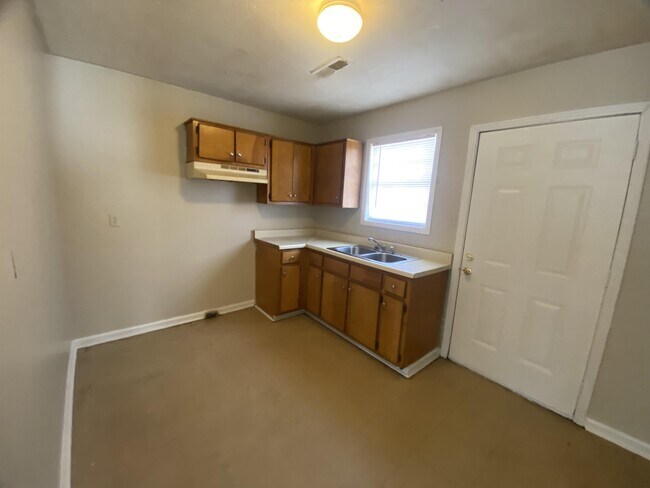 1142 Ferrell St Unit 1