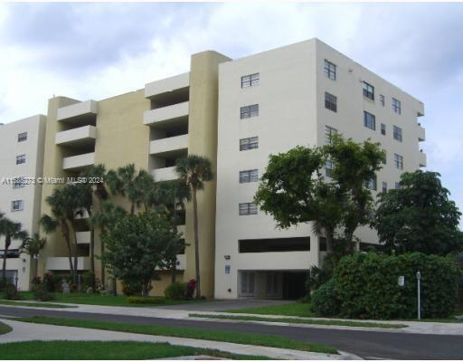 Photo - 17878 N Bay Rd Unidad 402