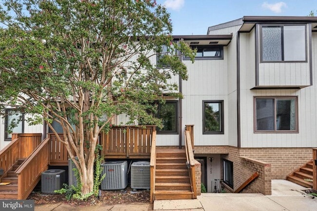1703 Westwind Way