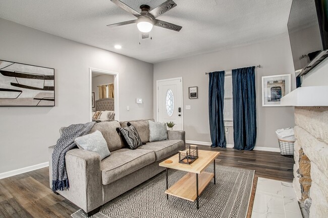 Photo - **Pendleton Heights Neighborhood**Newly remodeled 3/2 Bath Furnished Option Avaliable