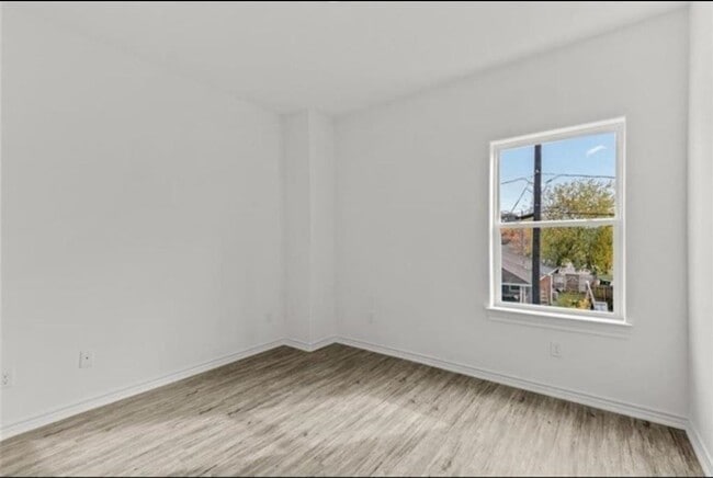 Building Photo - 3233 Real St Unit A