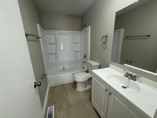 Photo - Freshly renovated 3bed/1bath!!