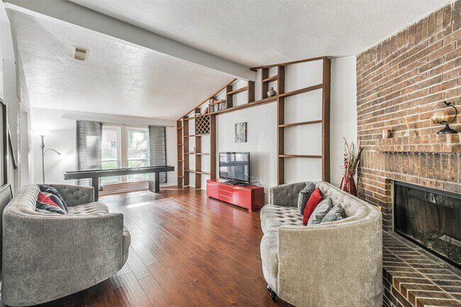 Building Photo - 12 Coralberry Rd