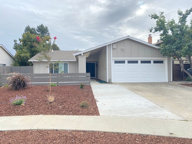 Remodeled 3 Bedroom 2 Bath Home in the Los... - Remodeled 3 Bedroom 2 Bath Home in the Los...