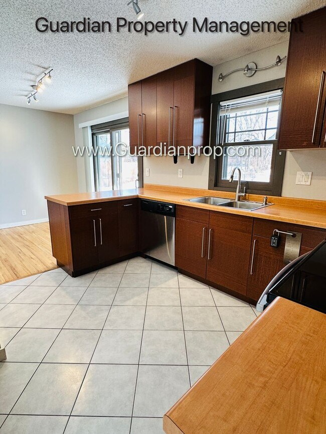 Photo - Richfield Single Family Home, Fenced Yard, 2 Car Garage, Dishwasher