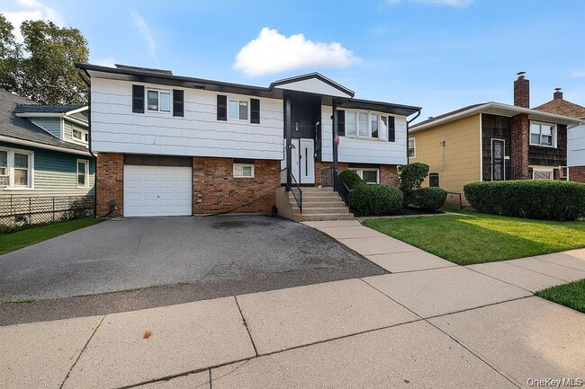 22 Hudson Pl