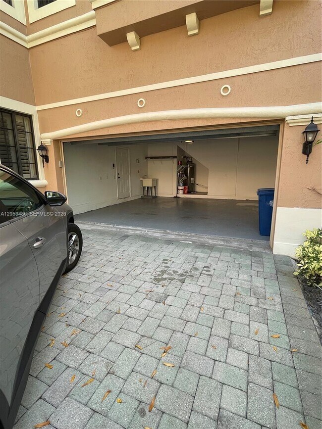 Photo - Center Court Drive, Weston, FL 33332 - 3 BR 2 BA townhouse