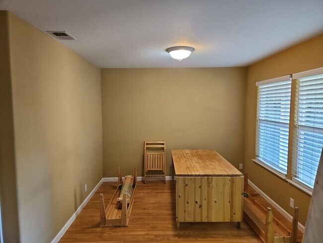 Photo - 2304 Halsey Cir