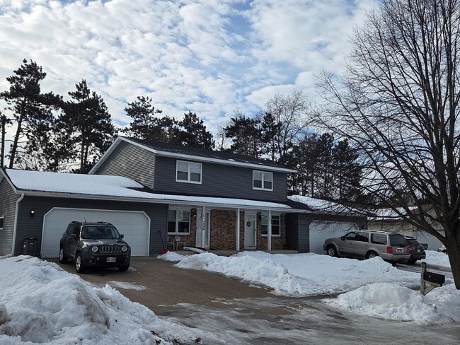 Building Photo - Southside Duplex on a Quiet Residential Street Unit 3411