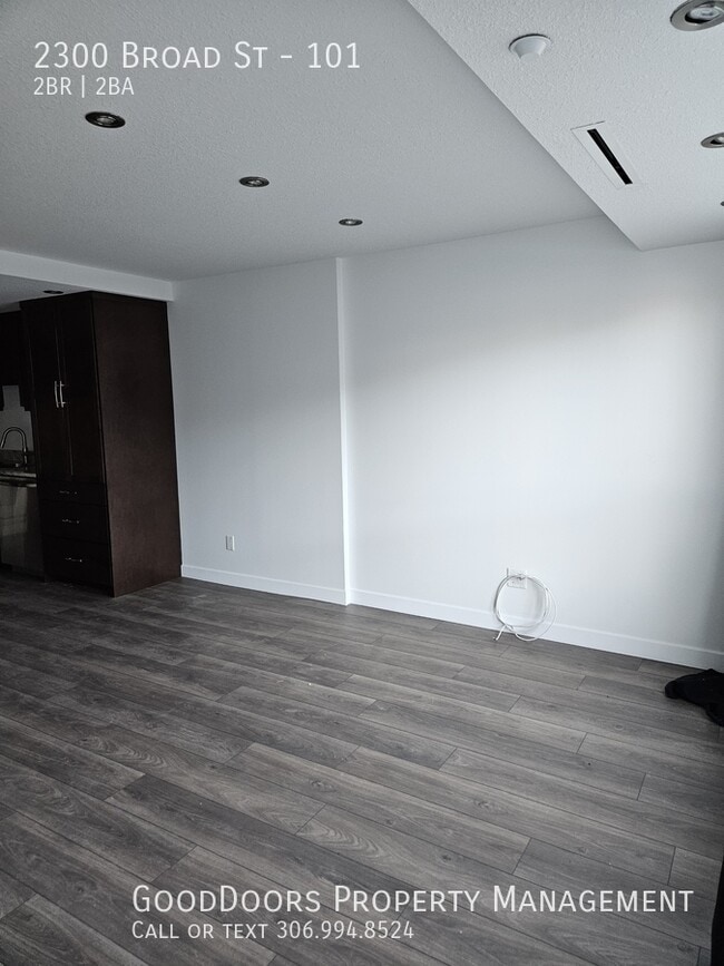 Photo - 2300 Broad St