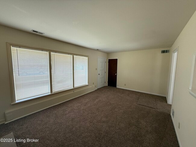 Photo - 162 Robin Rd