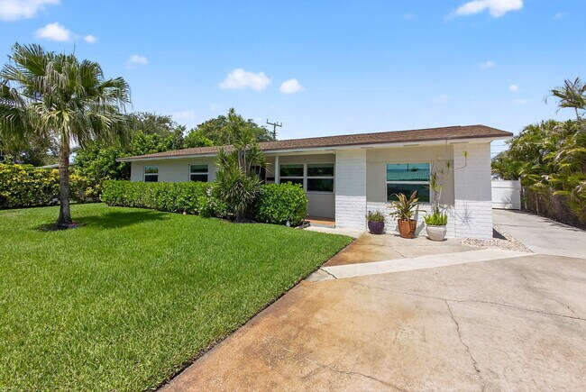 Photo - 704 Juniper Dr