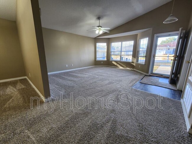 Photo - 1589 Galvin Ave