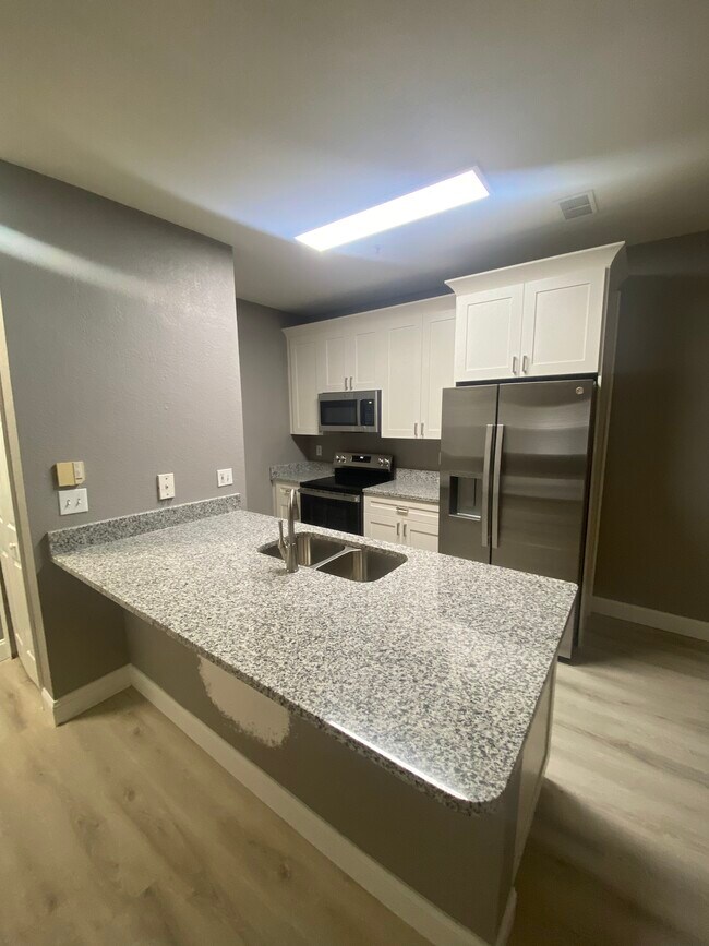 Photo - 16205 Enclave Village Dr Unidad 102