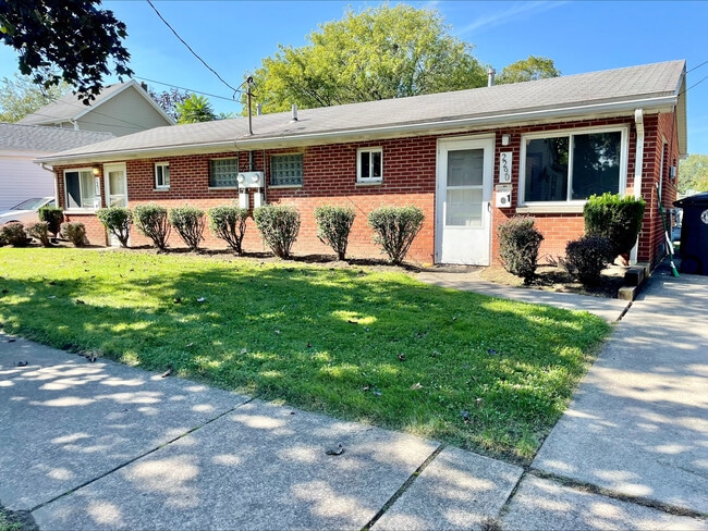 Building Photo - 2290 27th St SW Unit 2