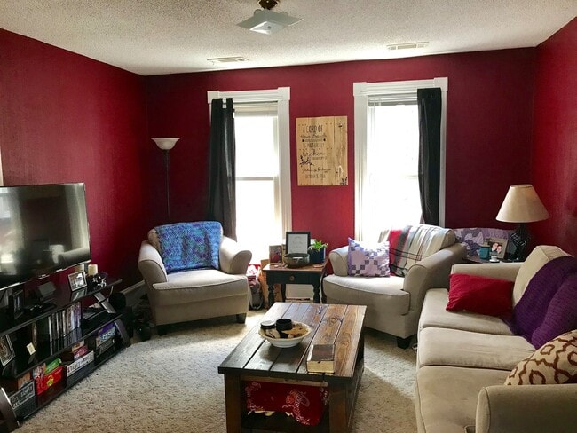 Photo - NE Minneapolis 2 Br / 1 Ba Upper Level Dup... Casa Adosada
