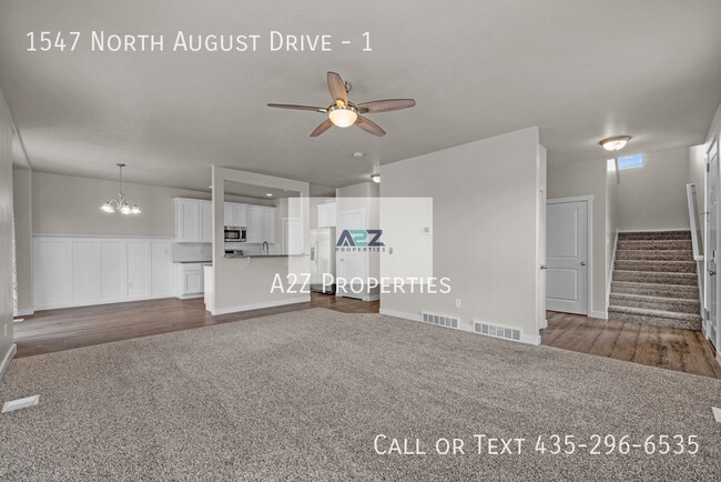 Photo - 1547 N August Dr