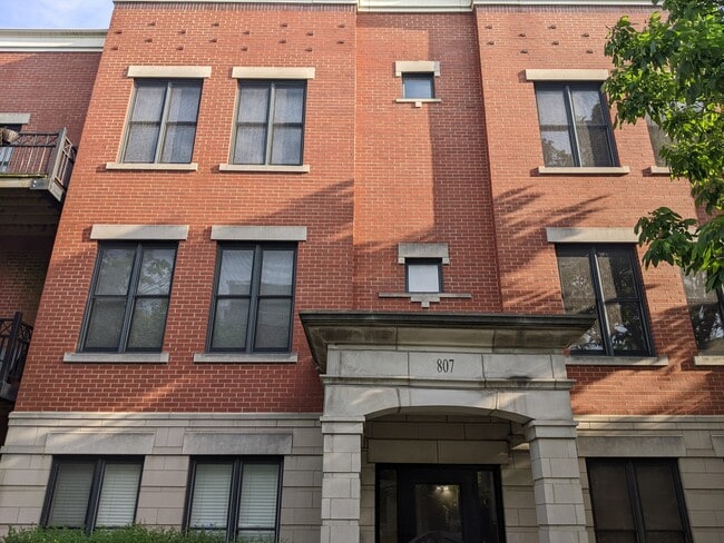 Photo - 807 W 14th Pl Unit 1B