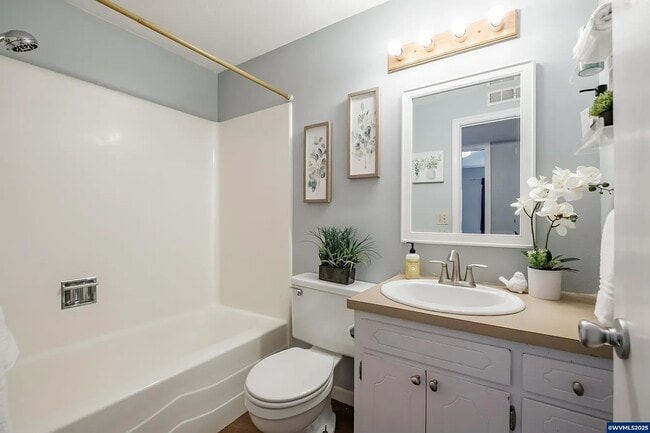 Photo - 6132 Wilford Pl SW