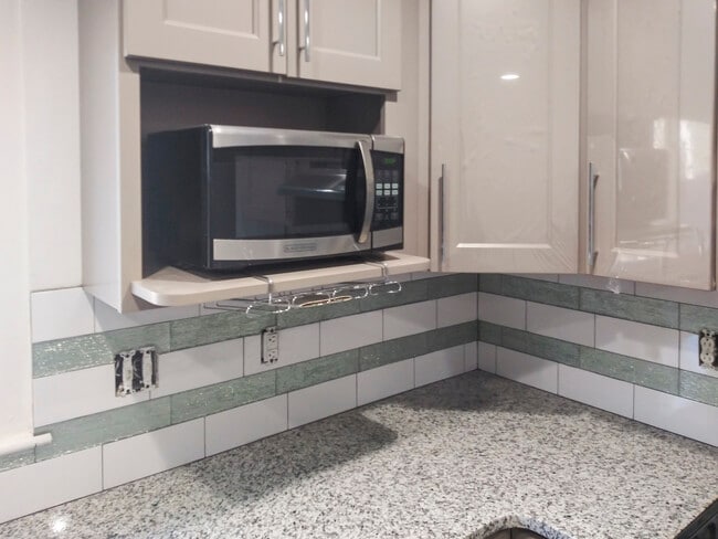 Photo - 1030 Pineborough Rd