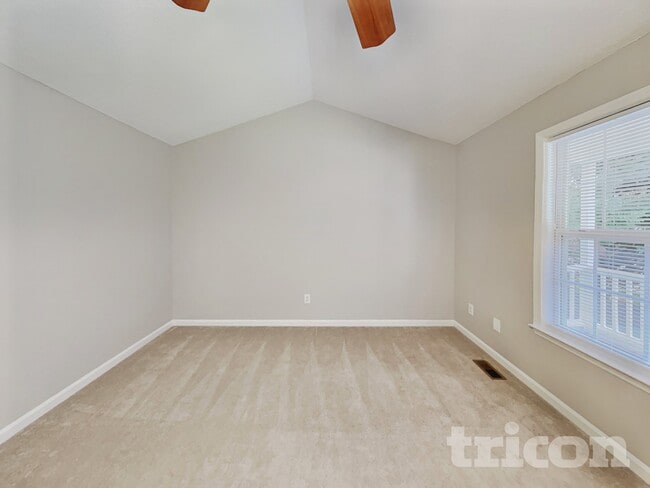 Photo - 149 Cambridge Elm Dr