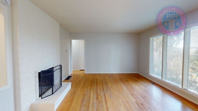 Photo - Lake Oswego/ Palisades - Hardwoods, Finished Daylight Basement with Bonus Rooms, Pet Friendly