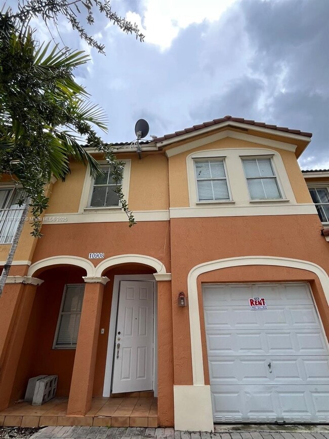 Building Photo - 10908 SW 240 Ln Rental