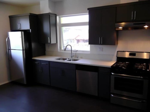 37th Place Triplex - 37th Place Triplex Apartment Unit 1296 1/2