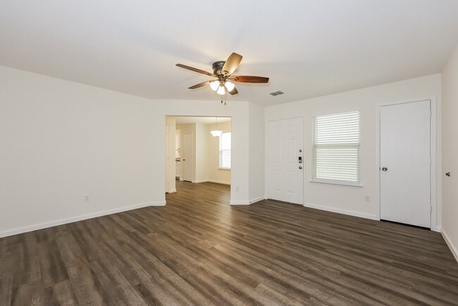 Photo - 10701 Many Oaks Dr