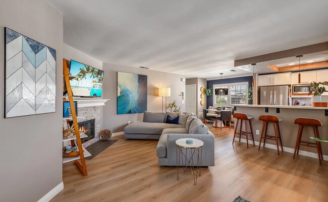 This quaint, gated complex is located on a... - This quaint, gated complex is located on a... Apartment