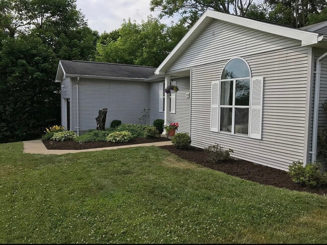 Photo - 733 Riley Ave