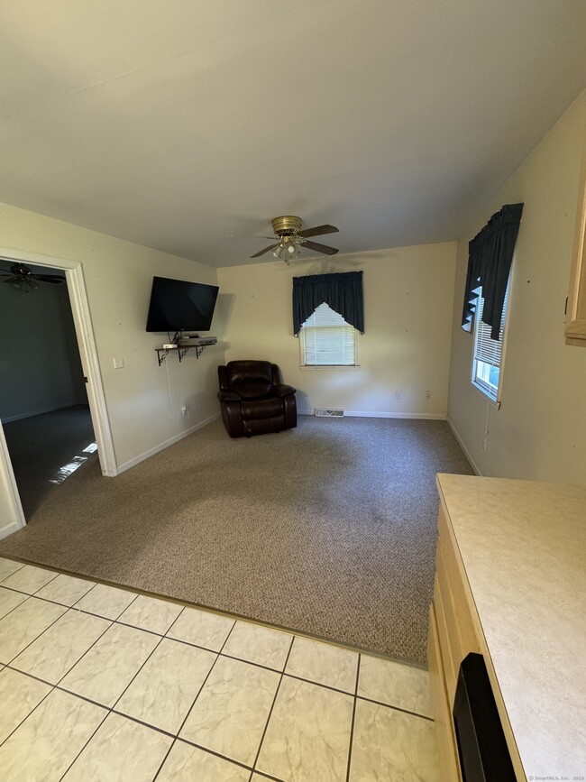 Photo - 95 Tomlinson Rd