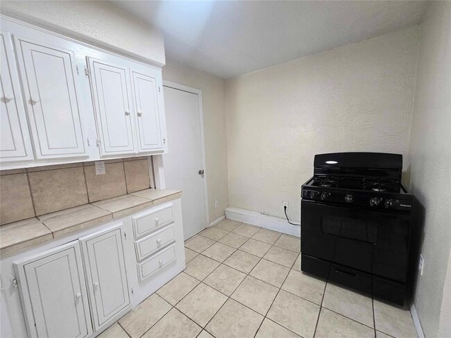1129 NW 82nd St