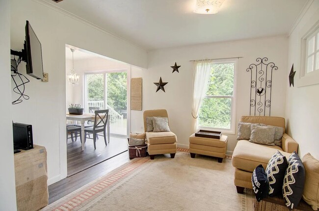 Photo - Charming Downtown Gig Harbor Retreat