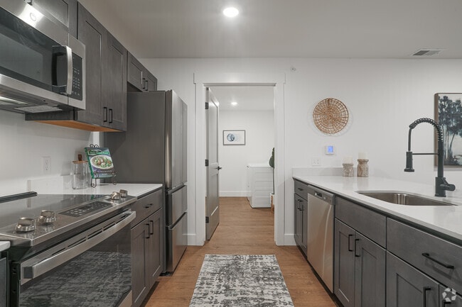 2 BR, 2 BA - Kitchen