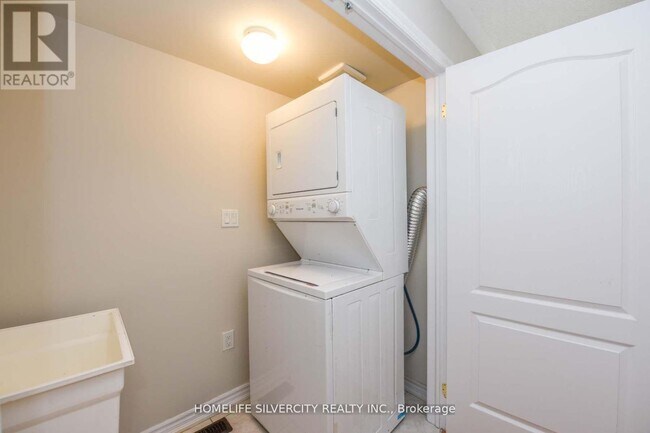 Photo - 7 Miami Grove