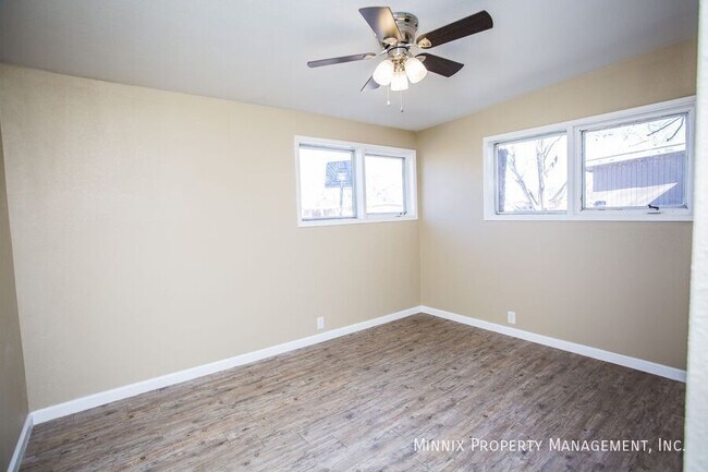 Photo - 2107 48th St