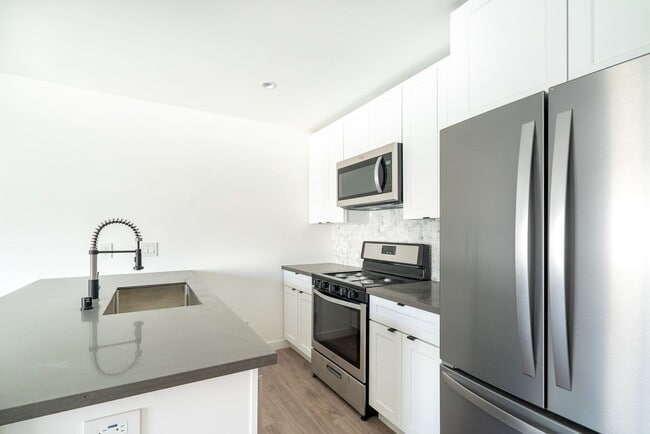 Photo - 3168 Wabash Ave