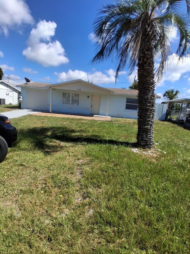Building Photo - 3 Bedroom 2 bath on a dead end street