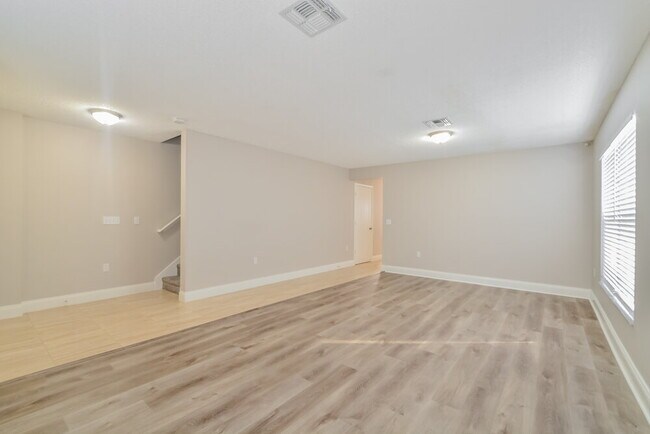 Photo - 250 Lynn St Casa