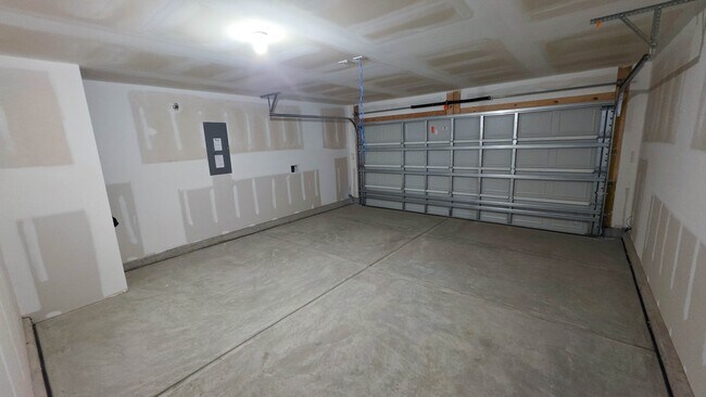 Photo - 137 Indigo Pl