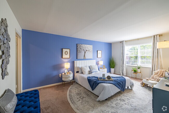 2BR, 2BA - 1,190SF - Primary Bedroom