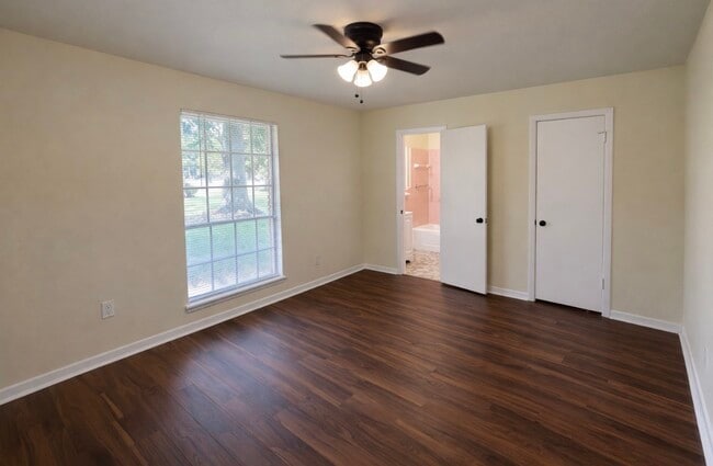 Photo - 205 E Crestmont Dr