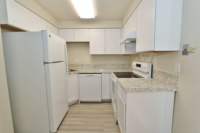 Building Photo - 215 E Bird Ave Rental