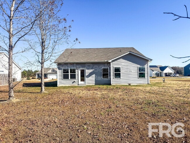 Photo - 202 Kenison Way