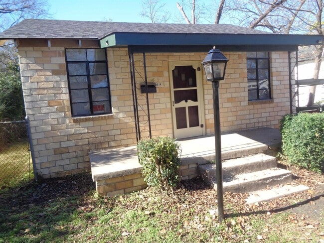 Photo - 2514 Johnson St