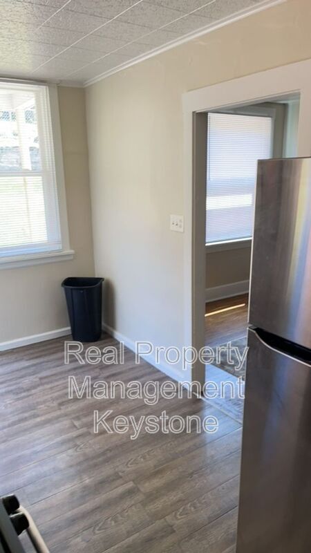 Photo - 33 Merritt Ave