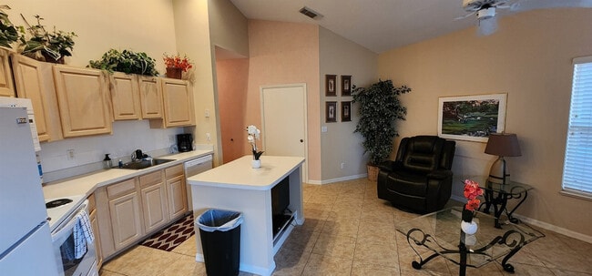 Building Photo - 9941 Perfect Dr