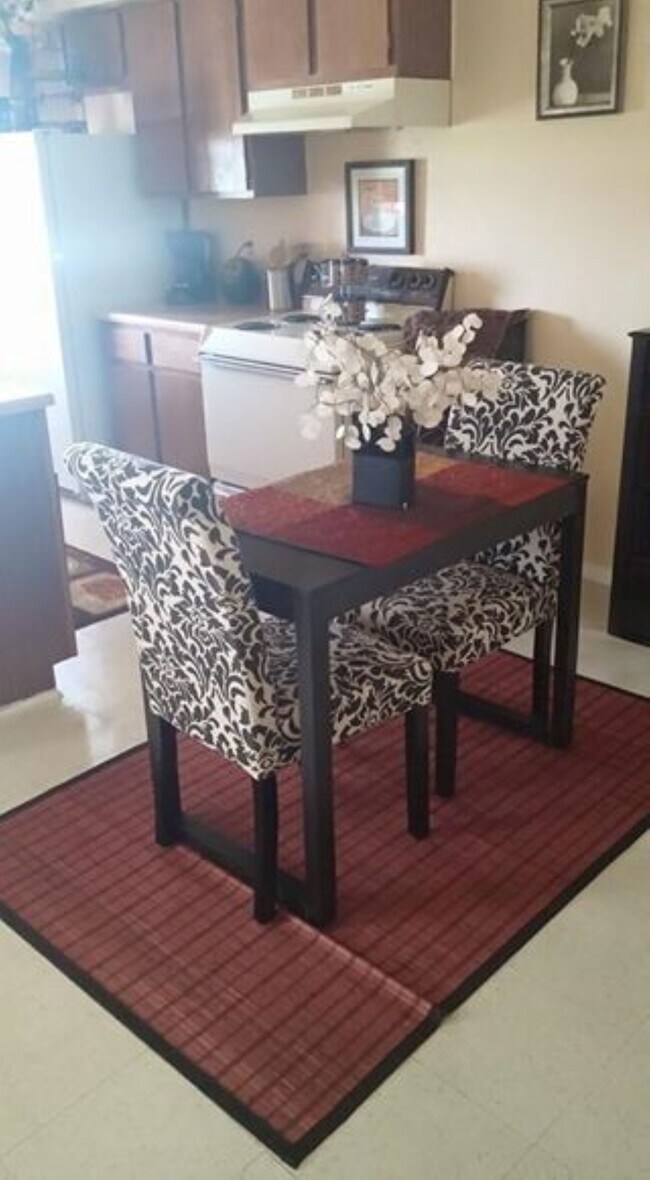 Photo - Post Oak Plaza Apartments