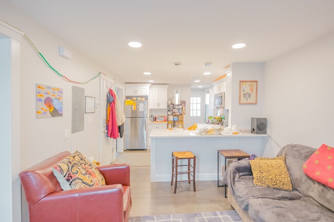 Photo - 54 Brooks St Unit 3